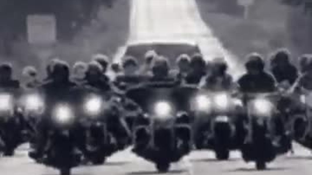 ⁣12 Mani Aaiduchi Song New Year Wishes Tamil Gana