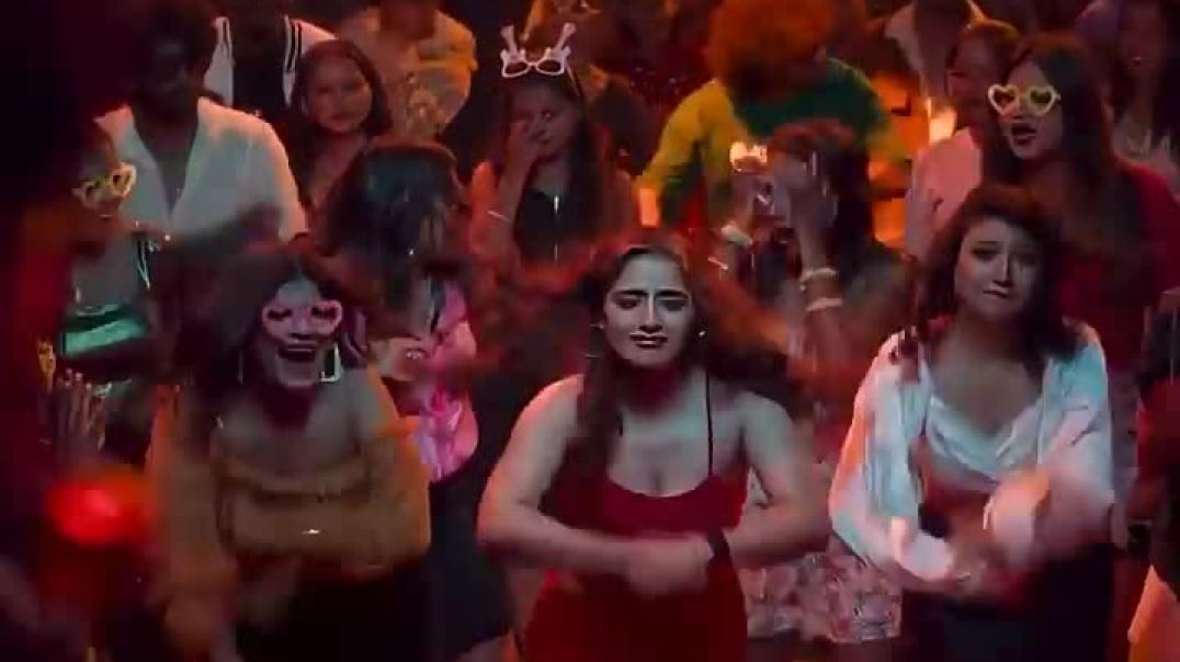 Aura 10_10 Music Video  WhatsApp status in Meesaya Murukku 2